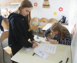 Dnes jím jako Papuánec - 2.st. - projektový den